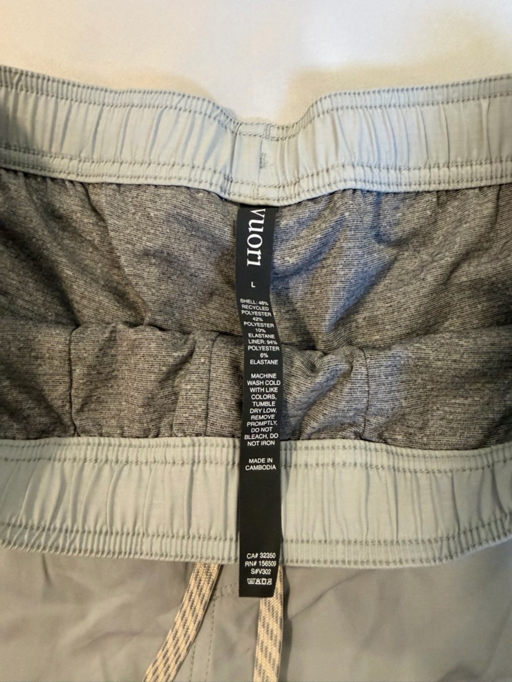 Vuori Kore Short Lined 7" SZ L in Sky Grey - Picture 7 of 8